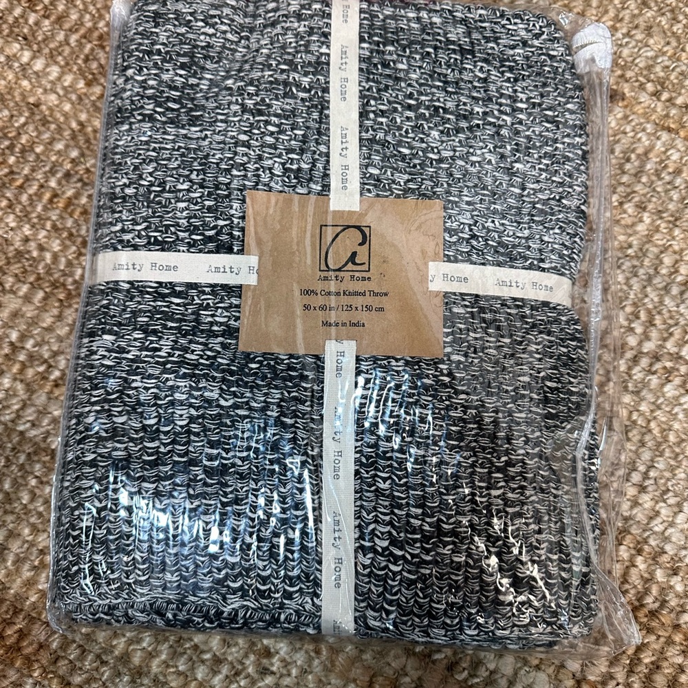 Amity Home Black and White Knitted Throw Blanket